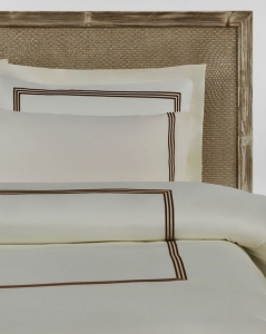 Постельное белье 2 спальное евро Casual Avenue Toscana слоновая кость с коричневой вышивкой