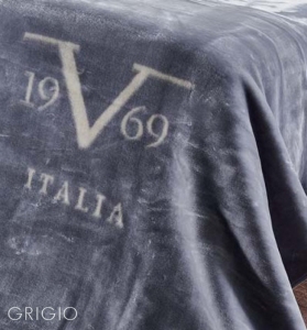 Плед-покрывало 220х240 Velluto Grigio серый от Versace 19.69