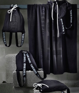 Полотенце пляжное с рюкзаком 95х180 Active logo beach towels от Diesel