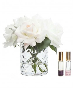 Букет белых роз, ваза стекло рельеф "ёлочка" HERRINGBONE FLOWER CLEAR от Cote Noir