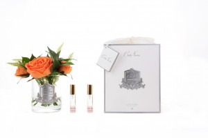 Букет роз ароматизированный, цвет коралловый, прозрачная ваза SIGNATURE ROSES от Cote Noir