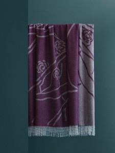Плед 130x200 Elvang Wildflower passion/light grey