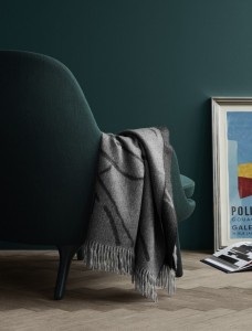 Плед 130x200 Elvang Wildflower passion/light grey