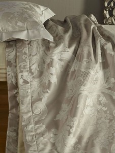 Плед 130x190 Curt Bauer Louis XIV 1029 altsilber серо-бежевый