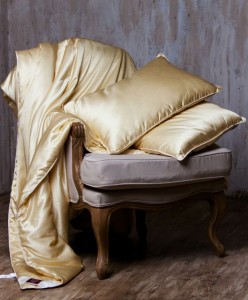 Подушка шелковая мягкая 50х70 German Grass Great Silk