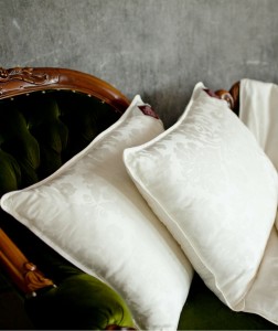Подушка шелковая мягкая 50х68 German Grass Luxury Silk