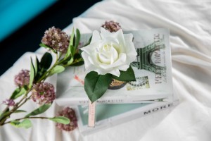 Ароматическая роза FRENCH ROSE ivory черная ваза от Cote Noir