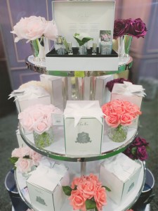 Ароматический букет коралловых роз HERRINGBONE FLOWER CLEAR от Cote Noir