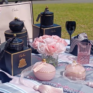 Свеча ароматическая розовая шкатулка Pink  Round Art Deco от Cote Noir