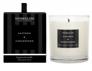 Свеча ароматическая в стаканчике 90х80 mm Шафран и кедровое дерево от  Stoneglow
