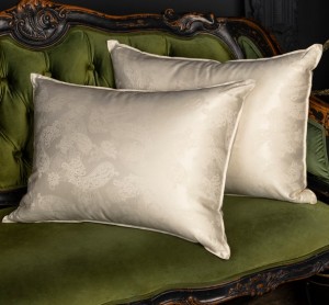 Подушка пуховая классическая мягкая SILK DOWN GRASS 68х68 от German Grass