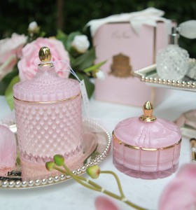 Свеча ароматическая 200 гр Pink Art Deco от Cote Noir