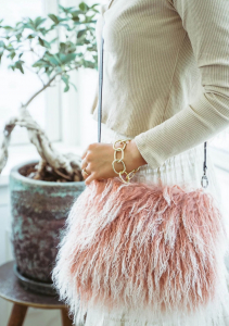 Стильная сумка-муфта Natures Collection JASMIN MUFF BAG cherry blossom snow 19/26, с мехом 30/40