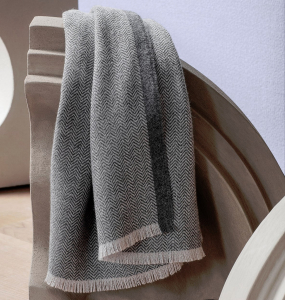 Плед из бэби альпаки Herringbone  light grey/grey 130х190 от ELVANG