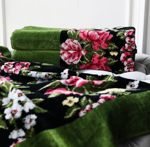 Полотенце шенилловое Peony schwarz 121 75х150 от Feiler