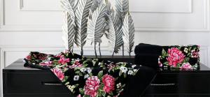 Полотенце шенилловое Peony schwarz 121 75х150 от Feiler