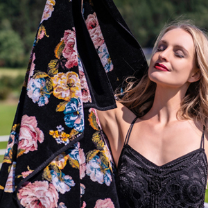 Полотенце шенилловое Rose dream 10 schwarz 50х100 от Feiler