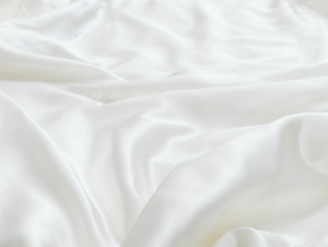 Шелковое одеяло Luxury Silk Ivory 200х220 всесезонное от Luxe Dream