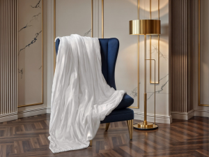 Шелковое одеяло Luxury Silk Ivory 200х220 всесезонное от Luxe Dream