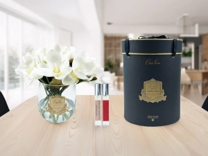 Букет белых магнолий  WHITE MAGNOLIAS gold badge от Cote Noir