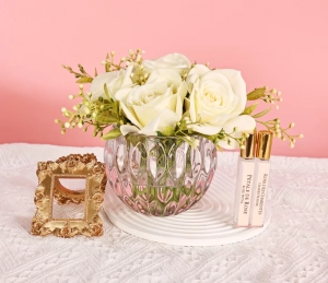 Букет роз Round Summer Roses Champagne шампань, круглая рифленая ваза, спрей 10 мл*2шт от Cote Noir