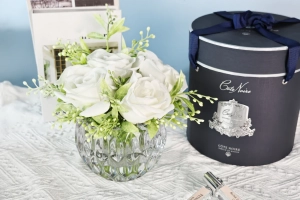 Ароматический букет роз Round Summer Roses White белый, круглая рифленая ваза, спрей 10 мл*2шт от Cote Noir